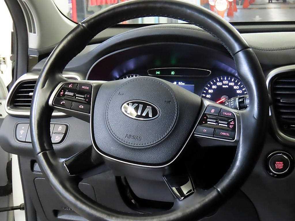 KIA Sorento - Vista 8