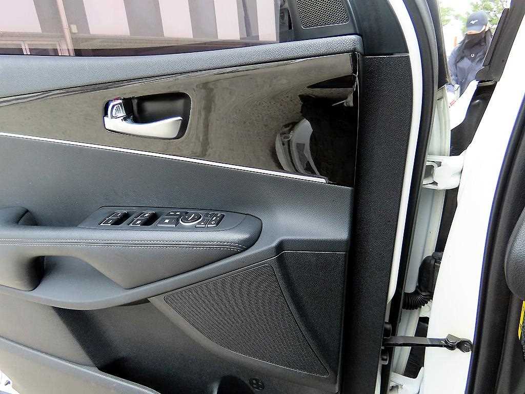 KIA Sorento - Vista 11