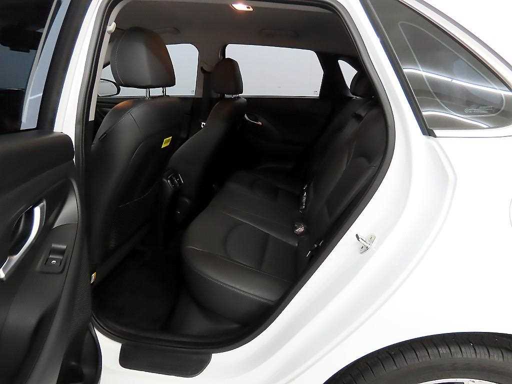 HYUNDAI i30 - Vista 6