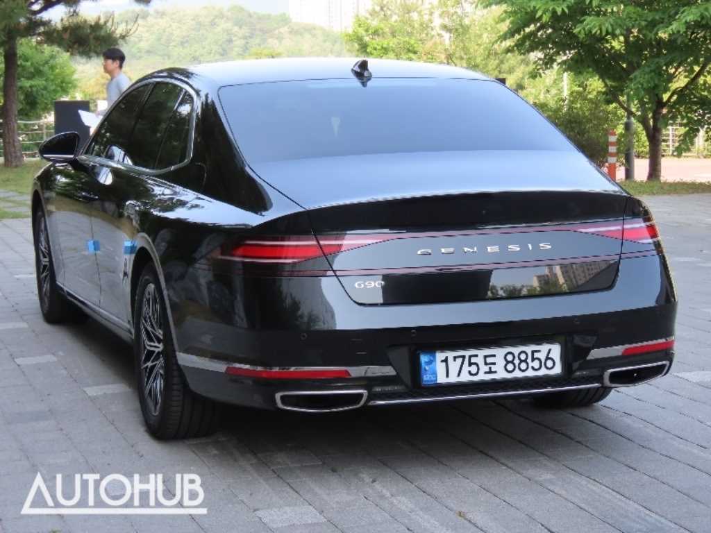 Genesis G90 - Vista 4