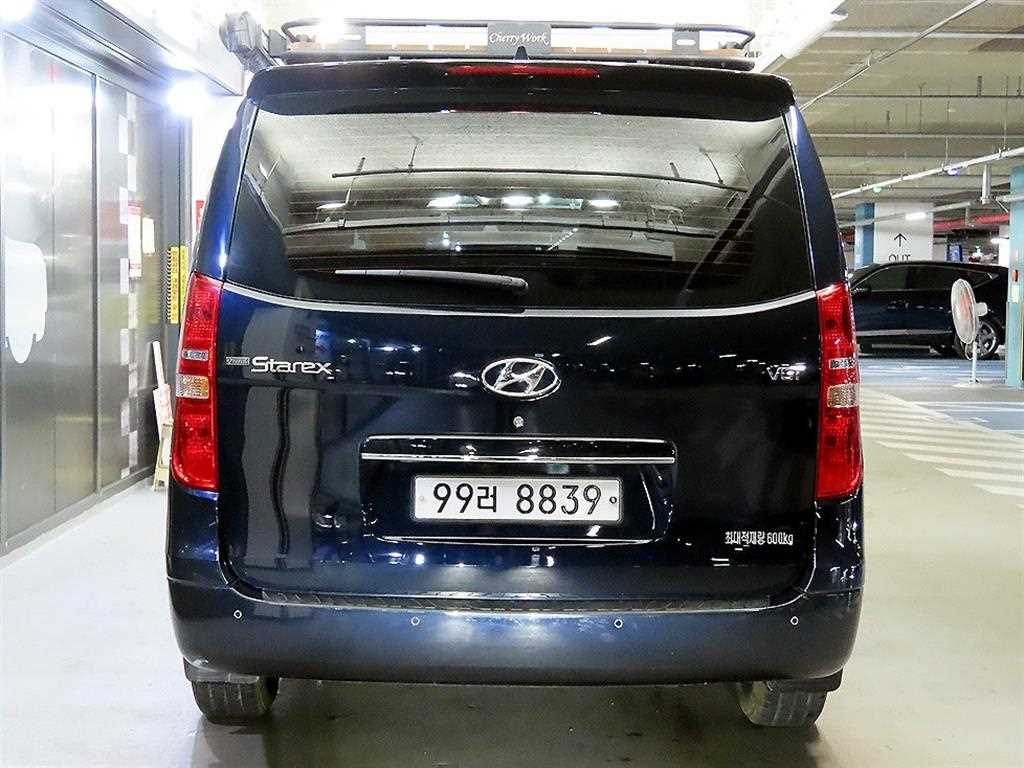 HYUNDAI Starex - Vista 5