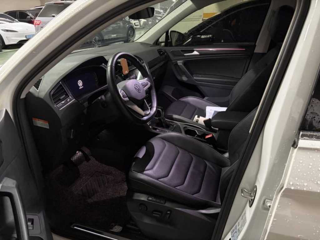 Volkswagen Tiguan - Vista 6
