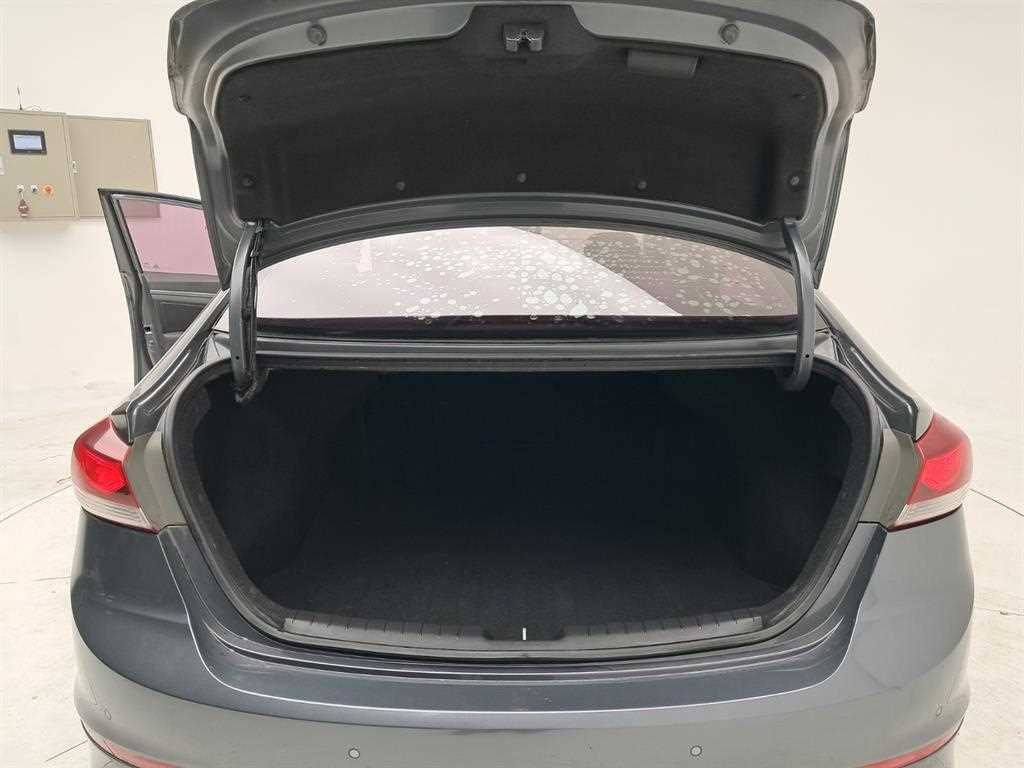 HYUNDAI Avante 2017 Gris - Importación desde Corea - HF Imports Iquique - Foto 16