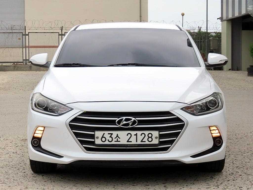 HYUNDAI Avante 2017 Blanco - Importación desde Corea - HF Imports Iquique - Foto 1