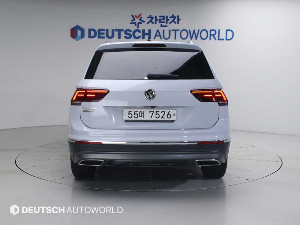 Volkswagen Tiguan - Vista 4