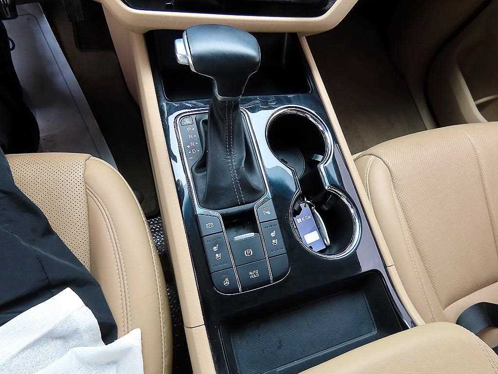 KIA Carnival - Vista 11