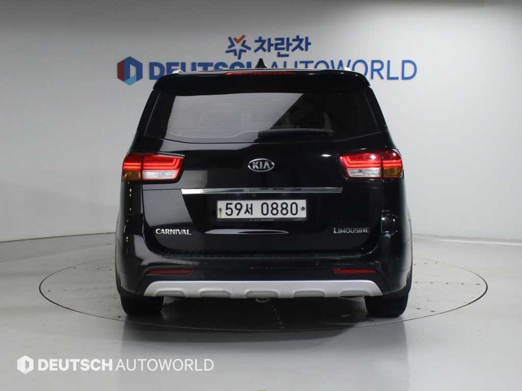 KIA Carnival - Vista 4