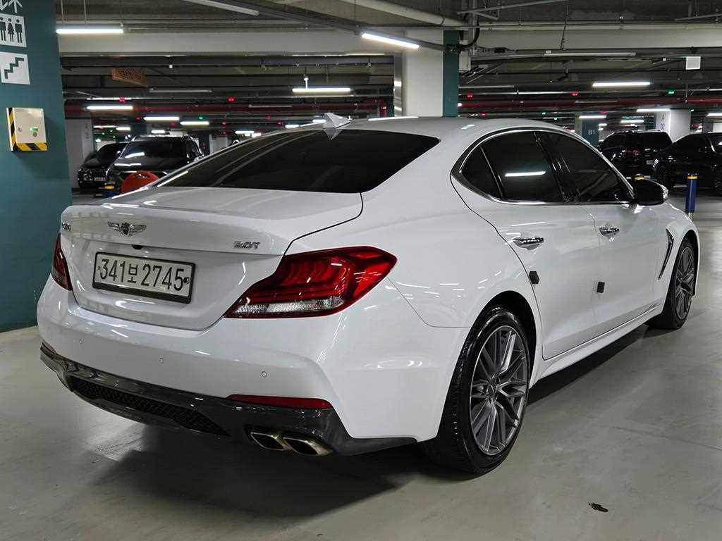 Genesis G70 - Vista 5