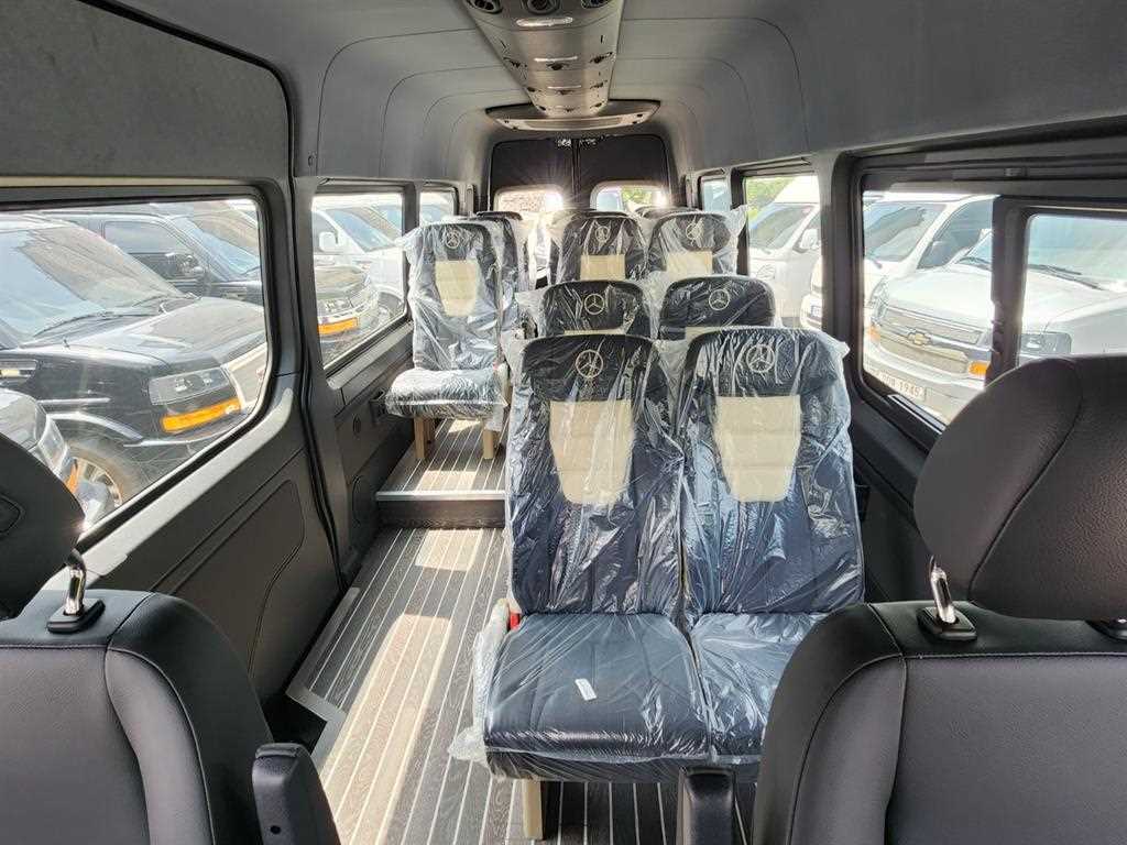 Mercedes Benz Sprinter - Vista 11