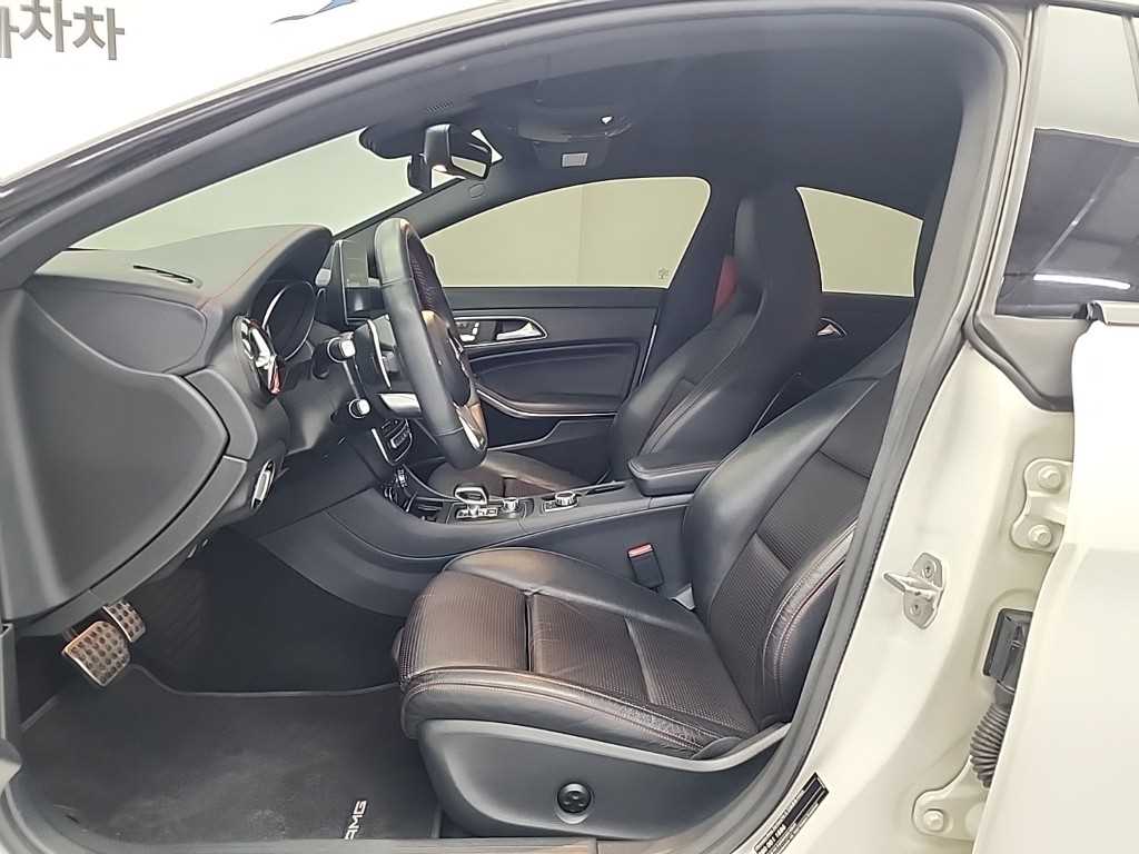 Mercedes Benz CLA Class - Vista 11