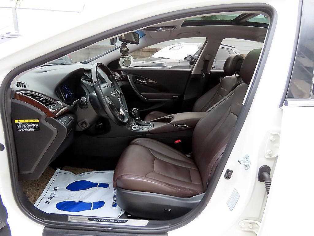 HYUNDAI Grandeur - Vista 5