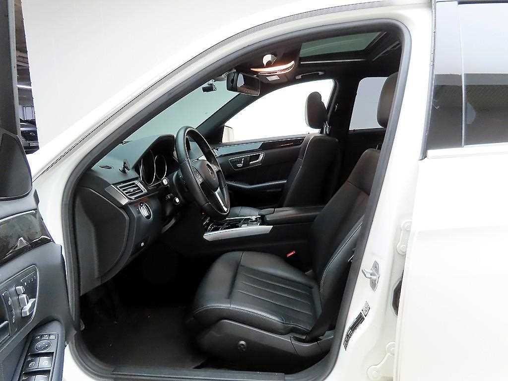 Mercedes Benz E class - Vista 12