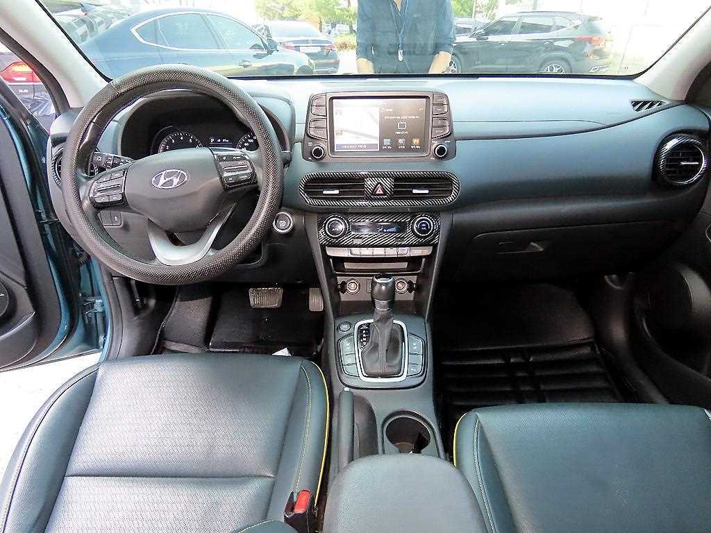 HYUNDAI Kona - Vista 7