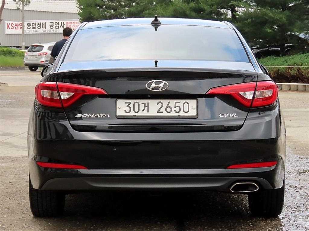 HYUNDAI Sonata - Vista 4