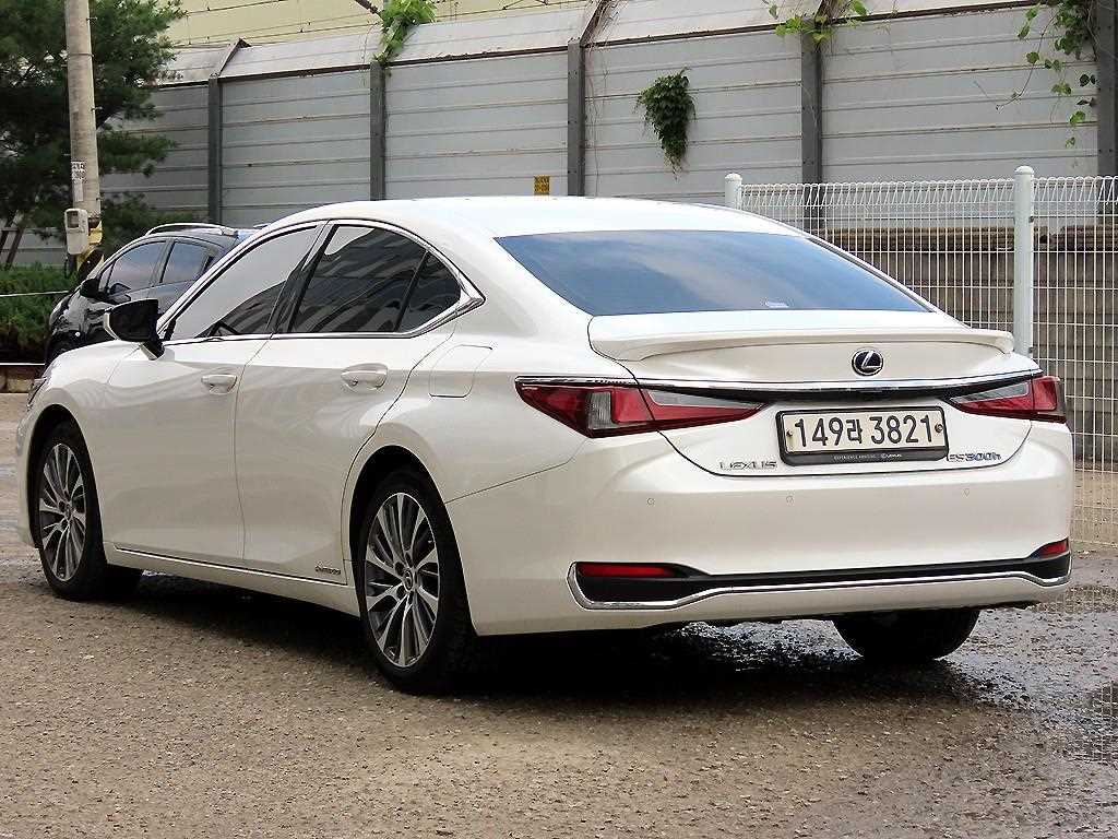 Lexus ES - Vista 3