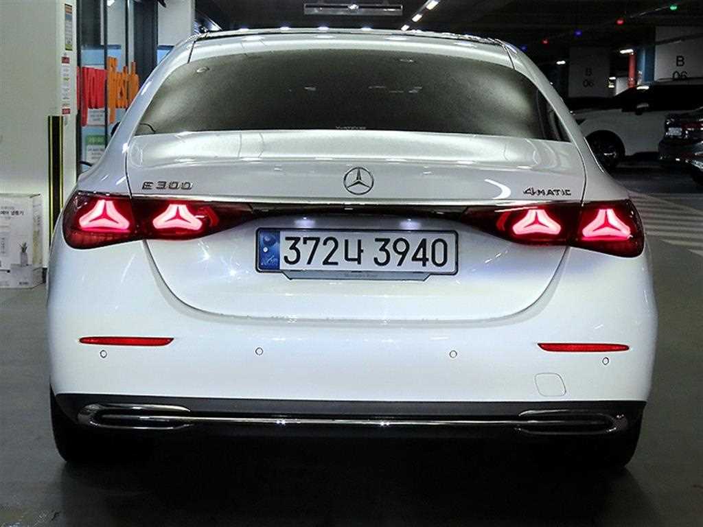 Mercedes Benz E class - Vista 5