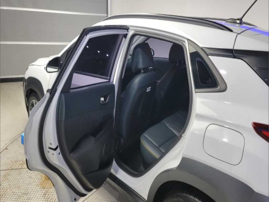 HYUNDAI Kona - Vista 6