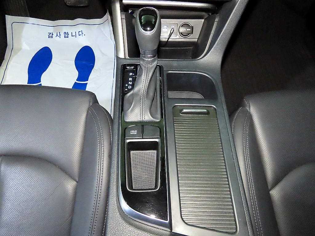 HYUNDAI Sonata - Vista 12