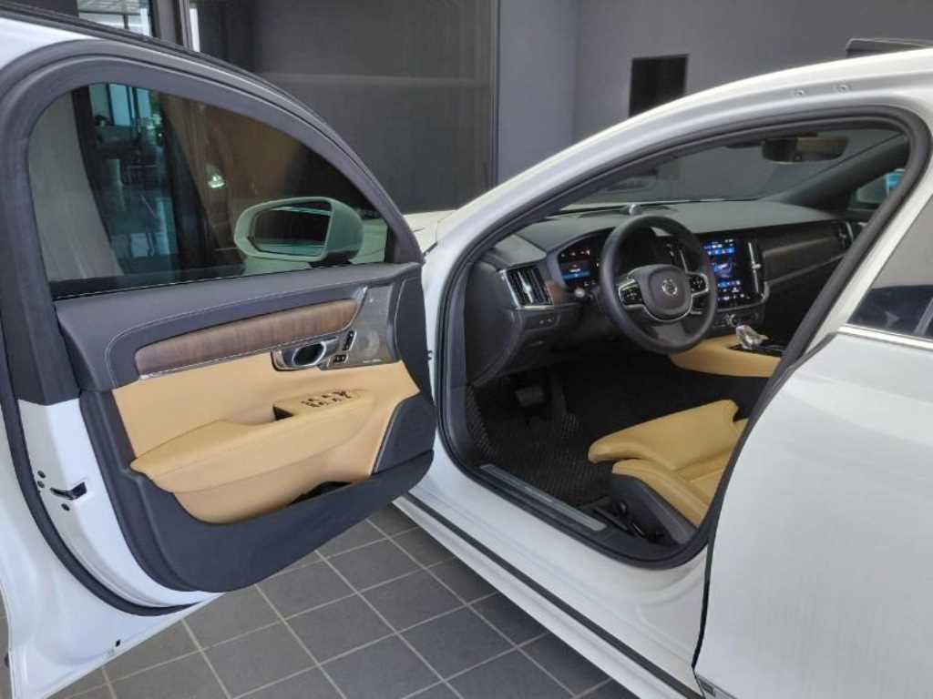 Volvo S90 - Vista 4