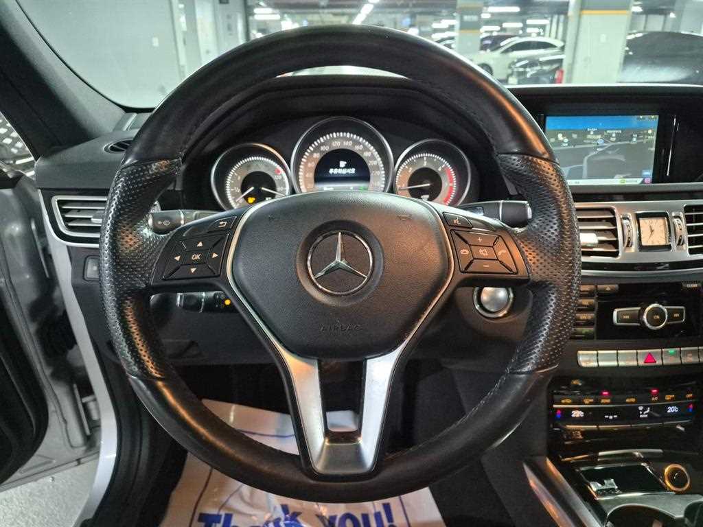Mercedes Benz E class - Vista 5