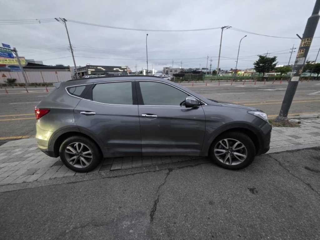HYUNDAI Santa Fe - Vista 3