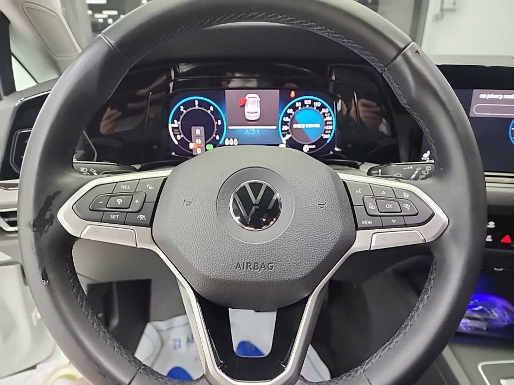 Volkswagen Golf - Vista 9