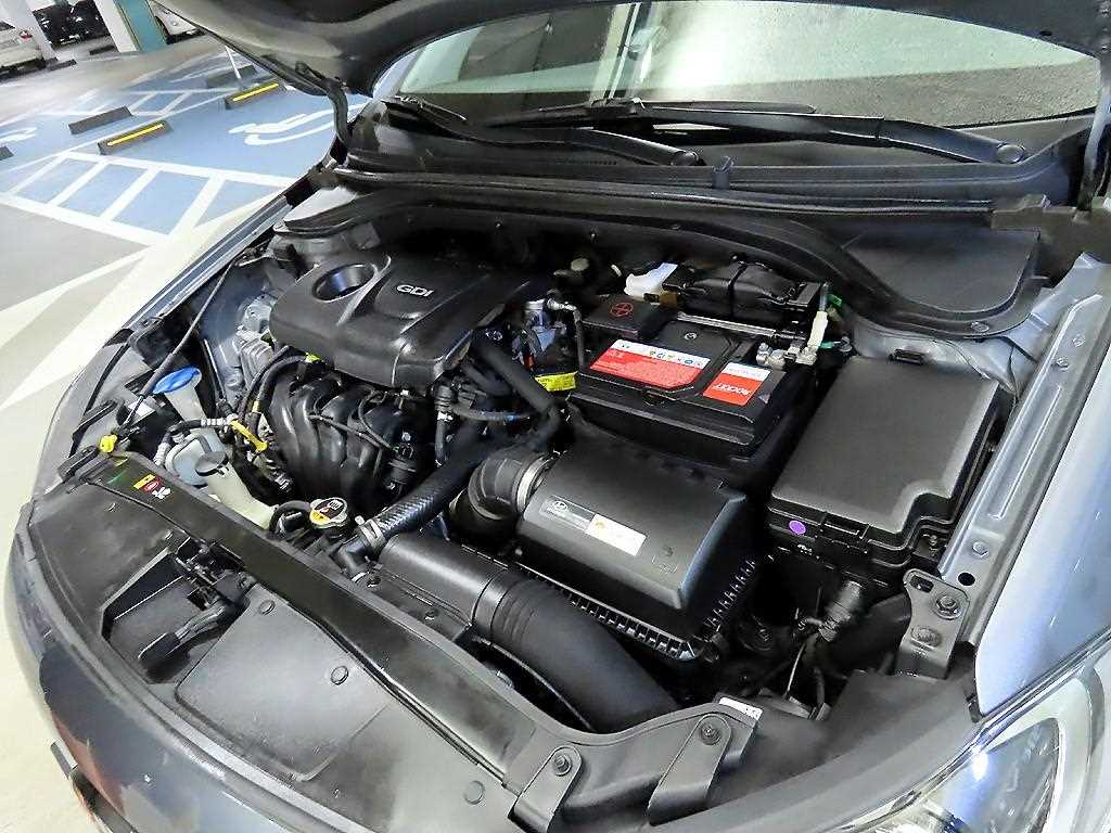 HYUNDAI Avante 2017 Gris - Importación desde Corea - HF Imports Iquique - Foto 18