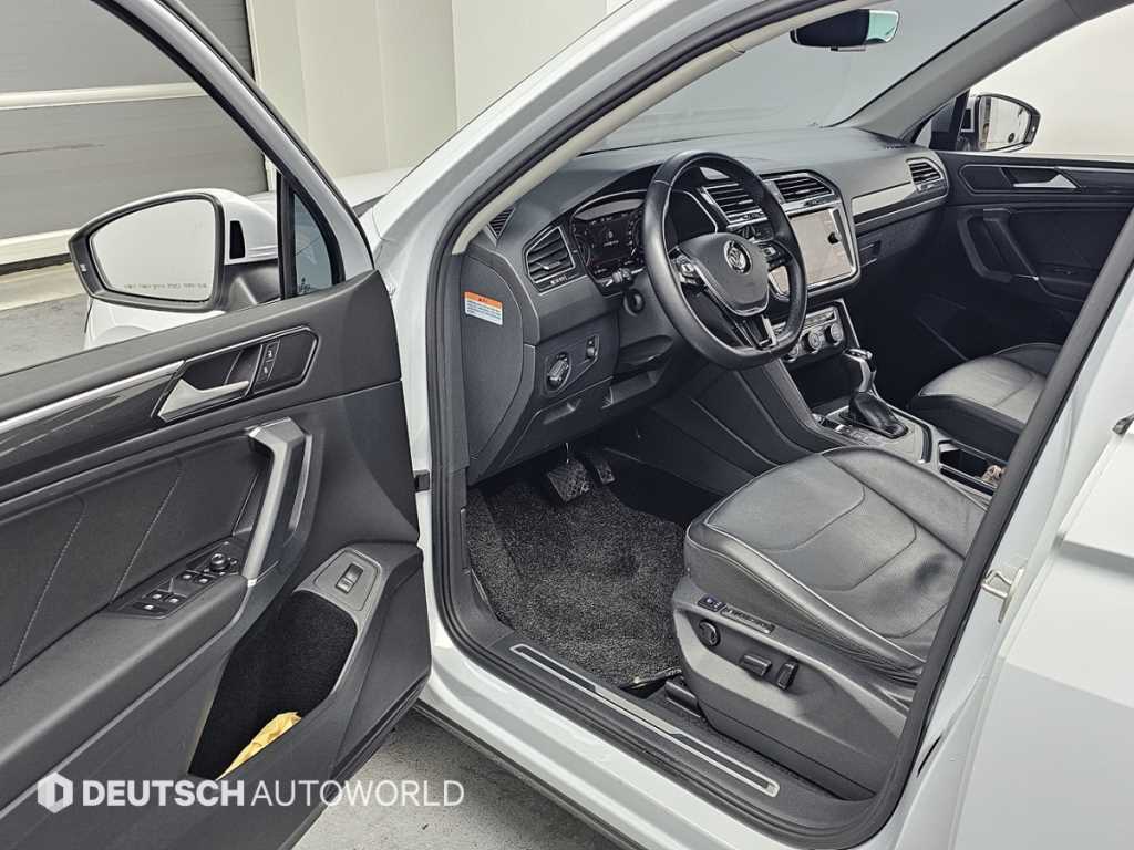 Volkswagen Tiguan - Vista 11