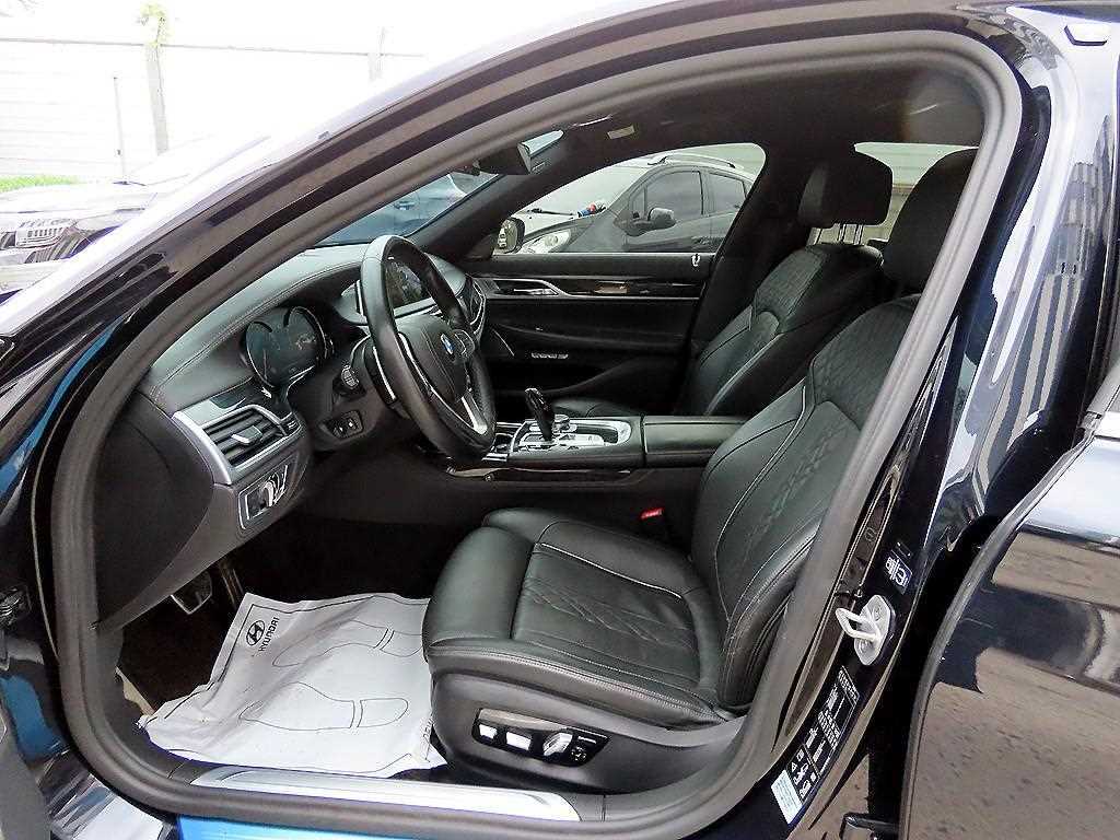 BMW 7 Series - Vista 5