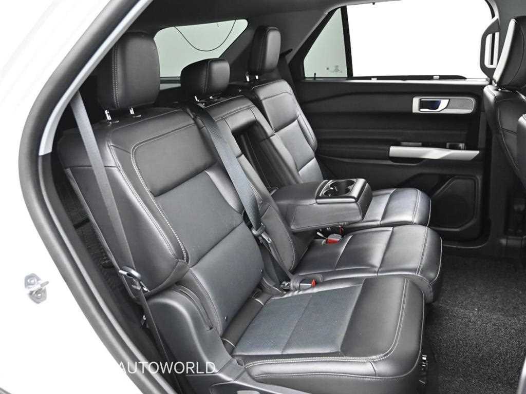 Ford Explorer - Vista 12