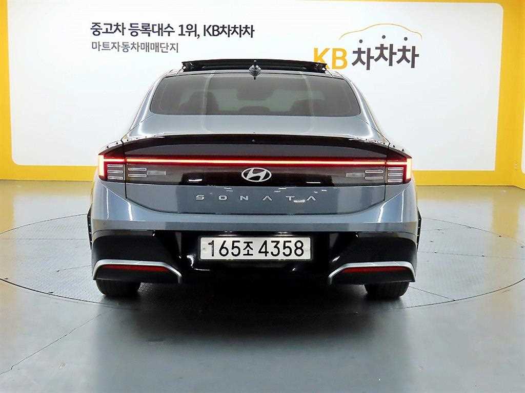 HYUNDAI Sonata - Vista 3