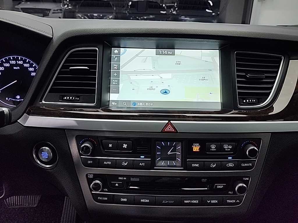 HYUNDAI Genesis - Vista 10