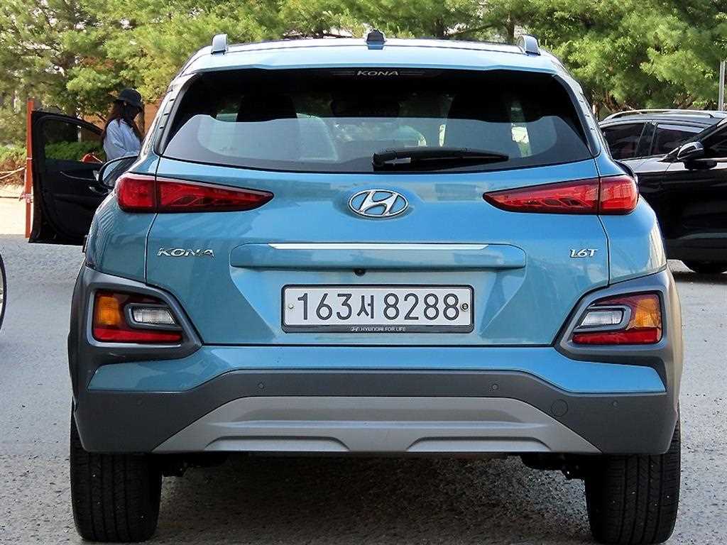 HYUNDAI Kona - Vista 4
