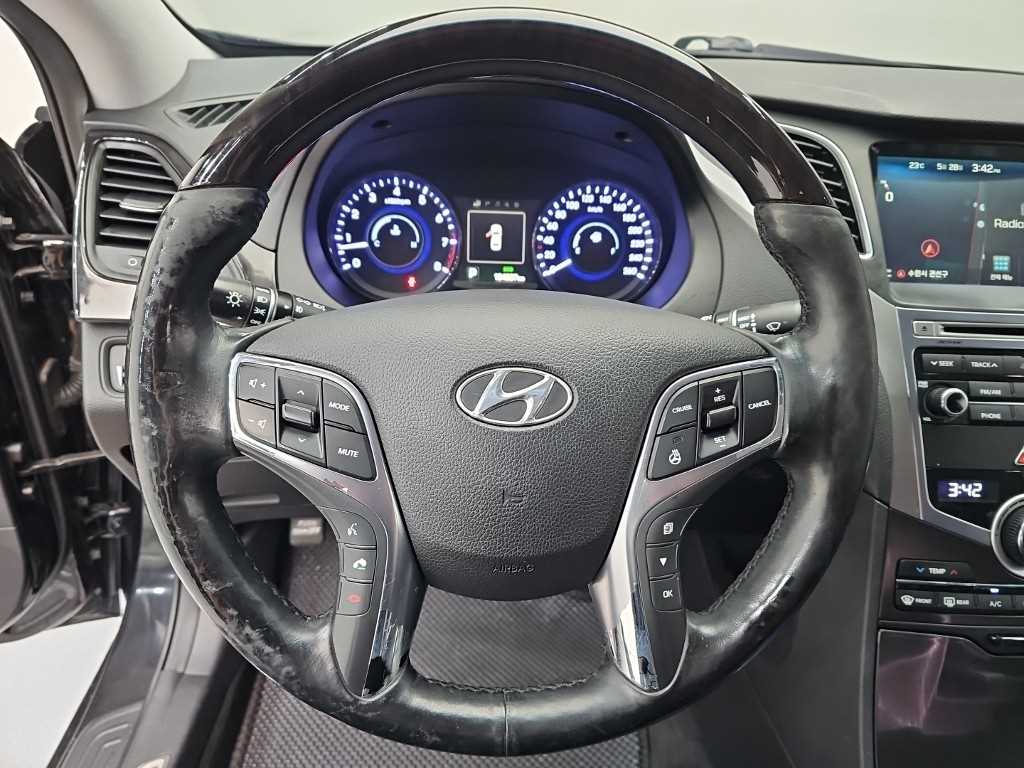 HYUNDAI Grandeur - Vista 9