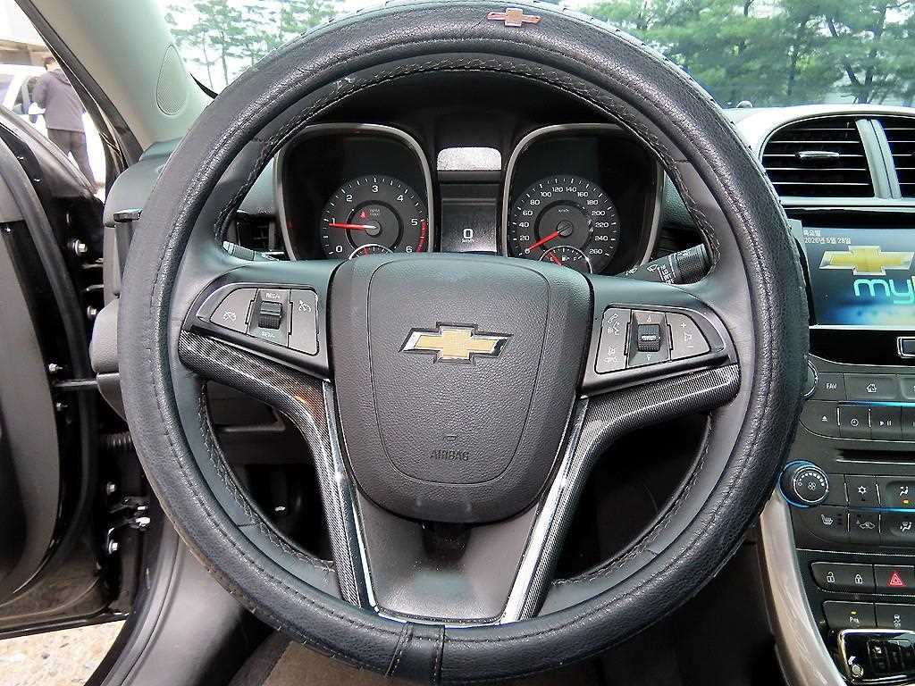 Chevrolet Malibu - Vista 8