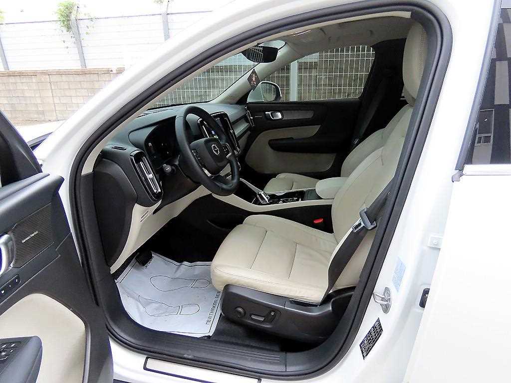 Volvo XC40 - Vista 5