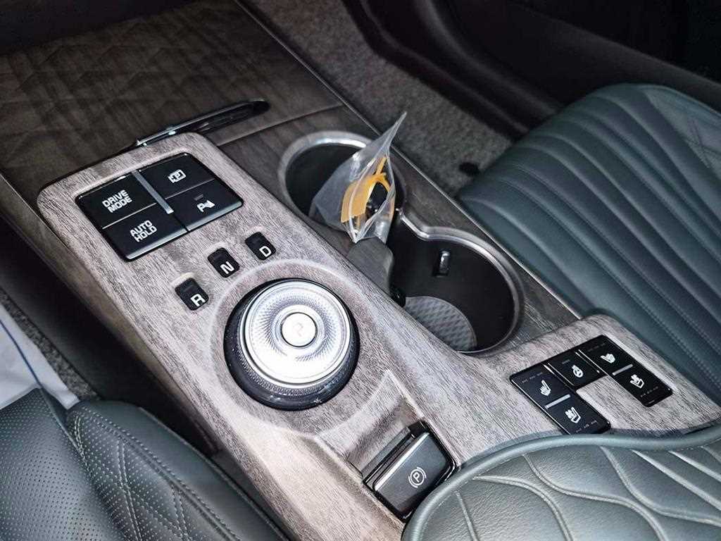 KIA K8 - Vista 11