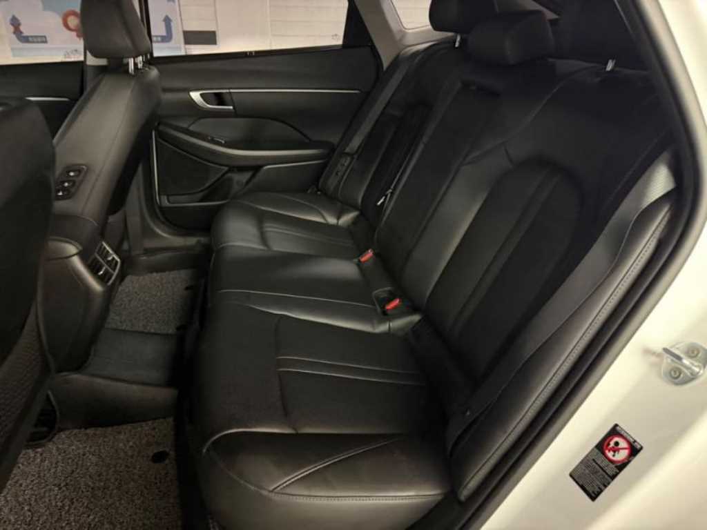 HYUNDAI Sonata - Vista 7