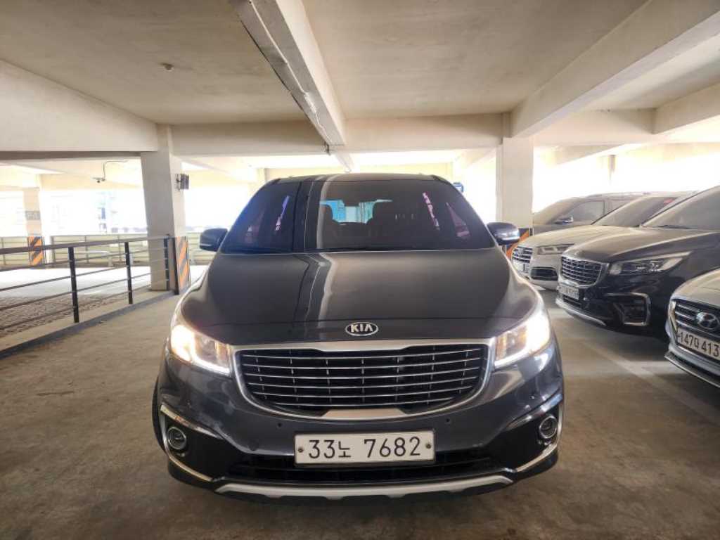 KIA Carnival - Vista 3