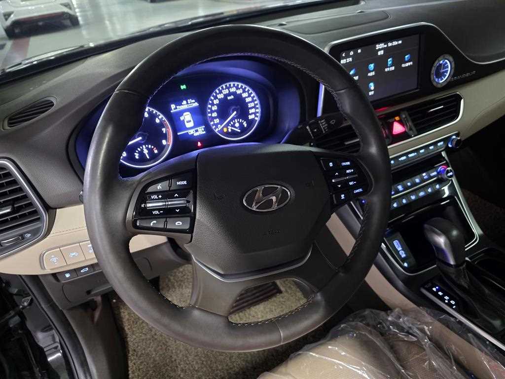 HYUNDAI Grandeur - Vista 11