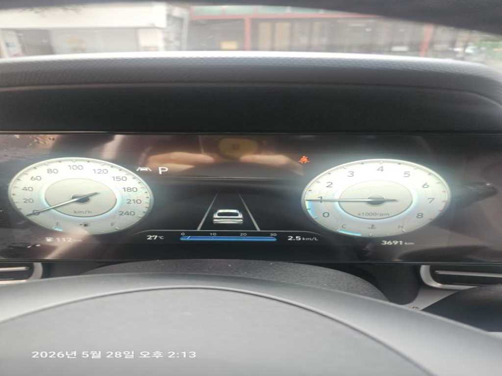 HYUNDAI Avante - Vista 9