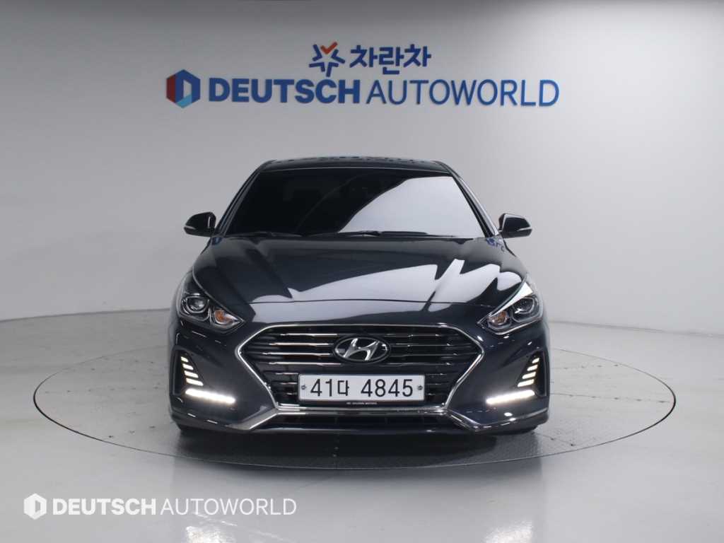 HYUNDAI Sonata - Vista 3