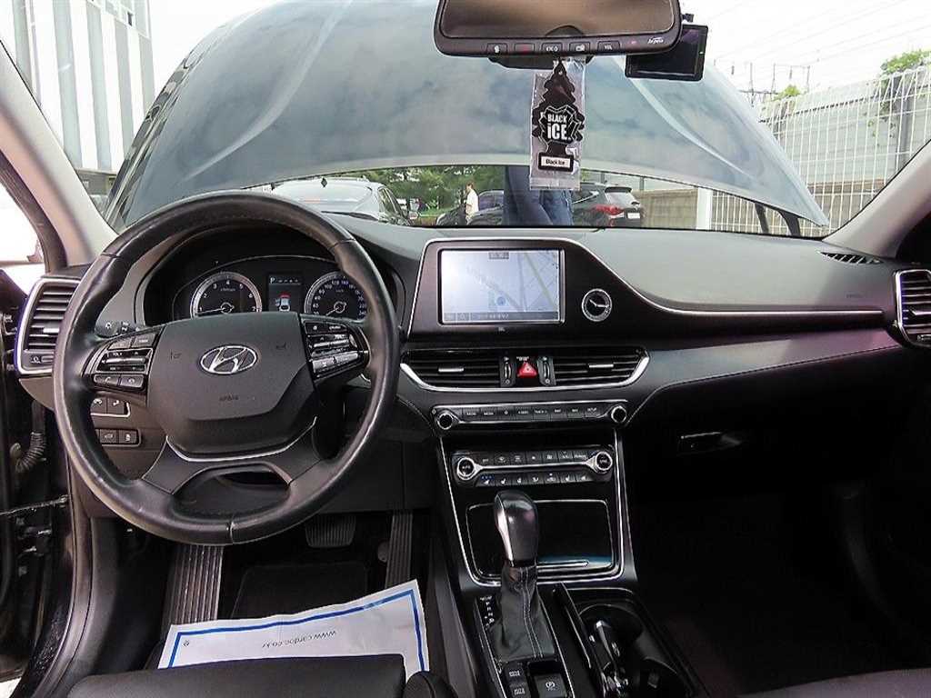 HYUNDAI Grandeur - Vista 7