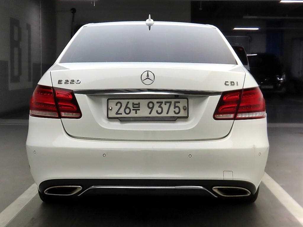 Mercedes Benz E class - Vista 3