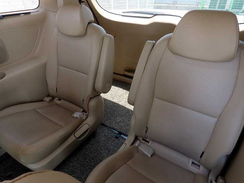 KIA Carnival - Vista 7