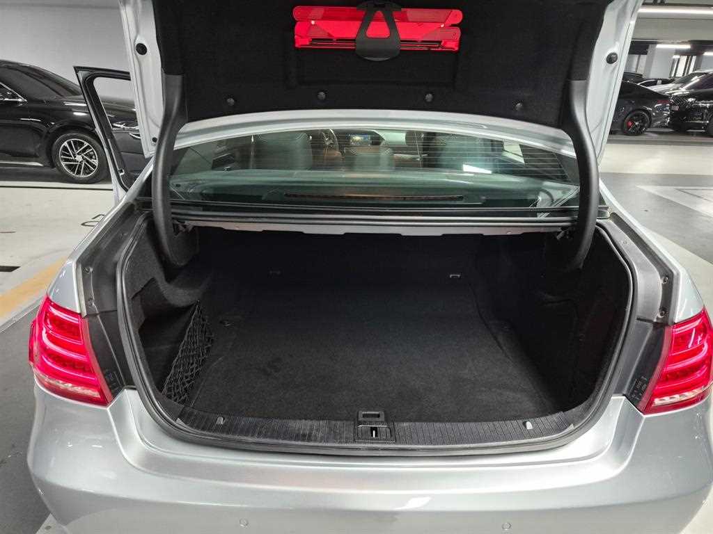 Mercedes Benz E class 2014 Plateado - Importación desde Corea - HF Imports Iquique - Foto 15