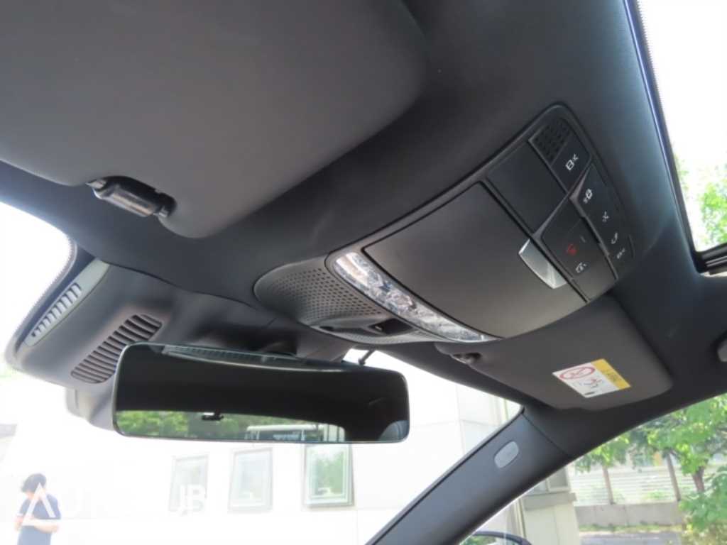 Mercedes Benz E class - Vista 11