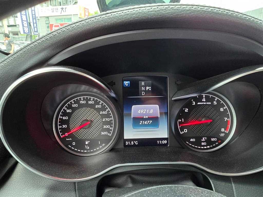 Mercedes Benz GLC Class - Vista 8