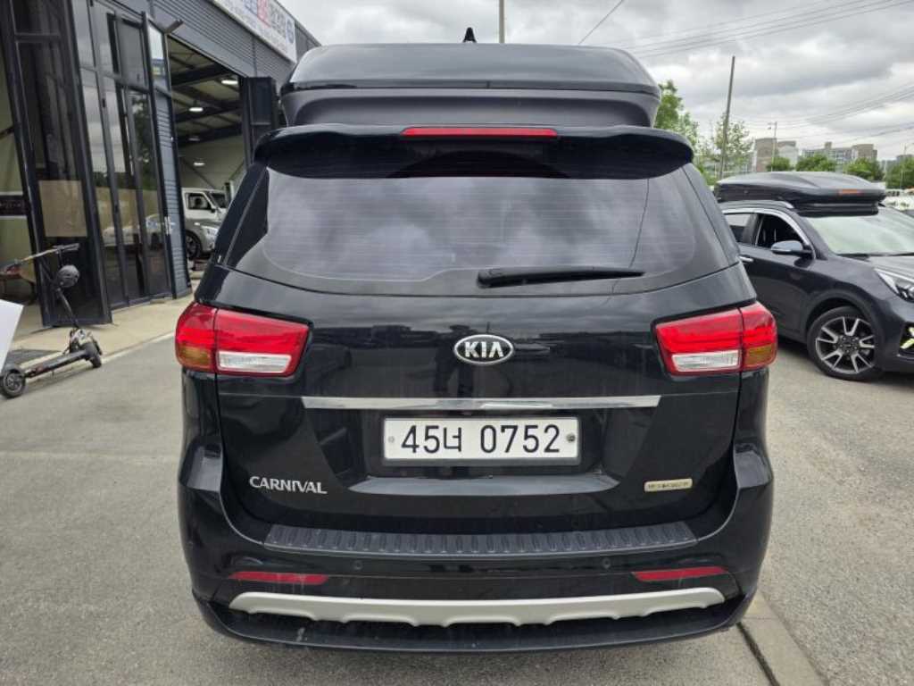 KIA Carnival - Vista 2