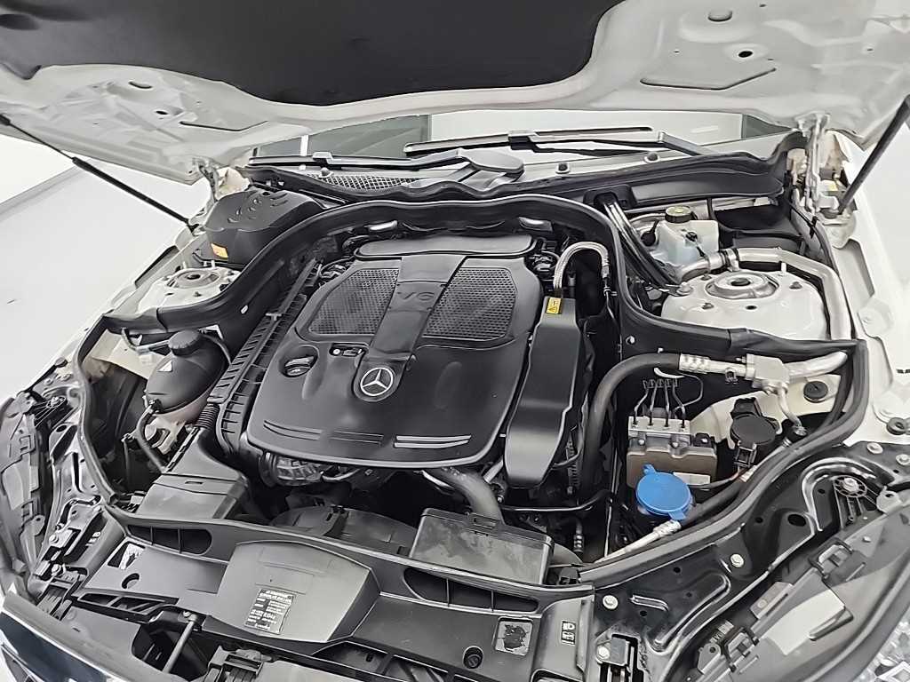 Mercedes Benz E class - Vista 5